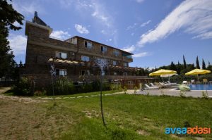 mavi-koy-beach-resort-avsa-adasi-havuz (5)